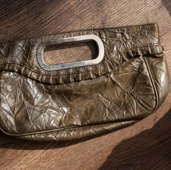 Green Clutch - Picture 2 of 4